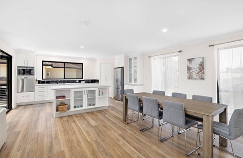 Redland Bay House | Bayside Bliss