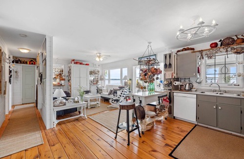 Corran Ban House | Bayside Breeze