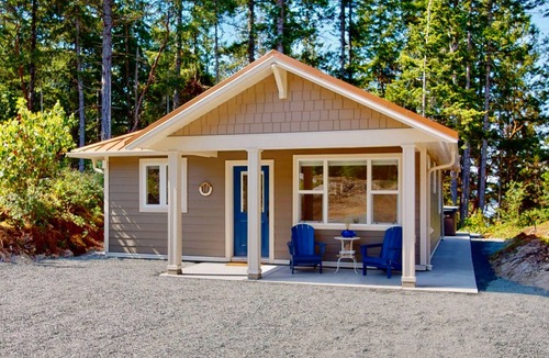 Lund Cottage | Bayside Cottage - Paradise by the Sea