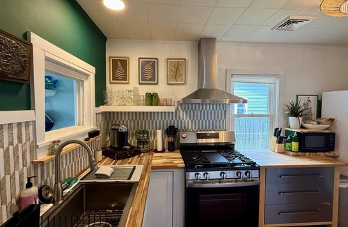 Villas Cottage | Bayside Cottage Walk to Beach Cape May 10 mins