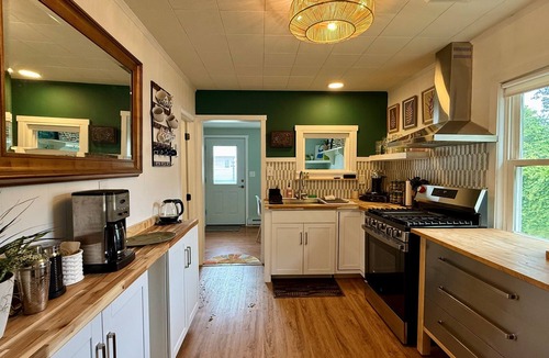 Villas Cottage | Bayside Cottage Walk to Beach Cape May 10 mins