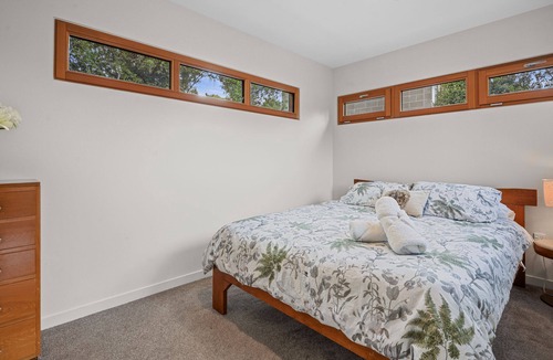 Diamond Harbour House | Bayside Serenity - Diamond Harbour Retreat