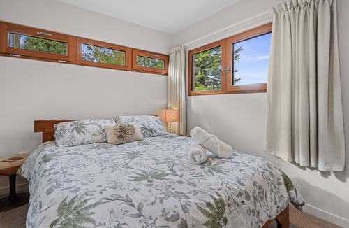 Diamond Harbour House | Bayside Serenity - Diamond Harbour Retreat