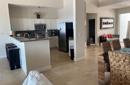 Alice Town House | Bayside Single-Family Home 4 BR 4 BA Bimini Bay Bahamas