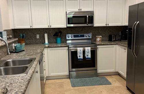Alice Town House | Bayside Single-Family Home 4 BR 4 BA Bimini Bay Bahamas