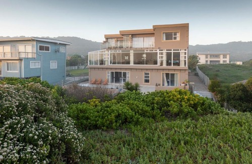 Myoli Beach Apartment | Bayside Views