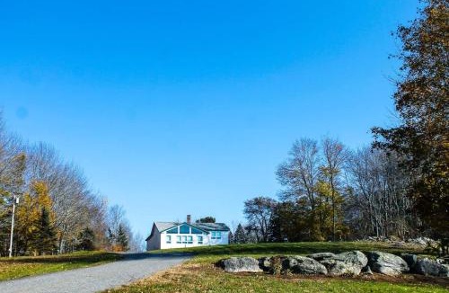 Ellsworth House | Bayside Waterview Cottage