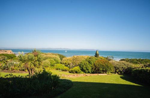 Eastcliff Apartment | Bayview 104
