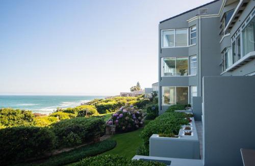Eastcliff Apartment | Bayview 104