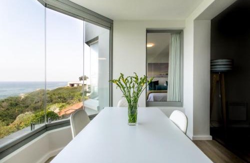 Eastcliff Apartment | Bayview 208