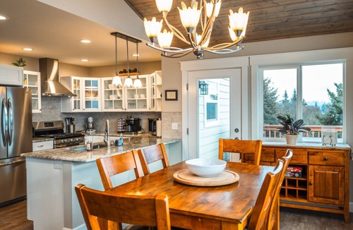 Homer House | Bayview Cottage