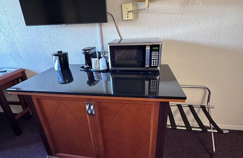 Crescent City Hotel | Bayview Inn