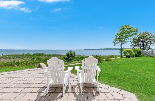 Wareham House | BAYVIEW New! 3BR/3 FB Sandy Beachfront Oasis w/views over Buzzards Bay to Cape!