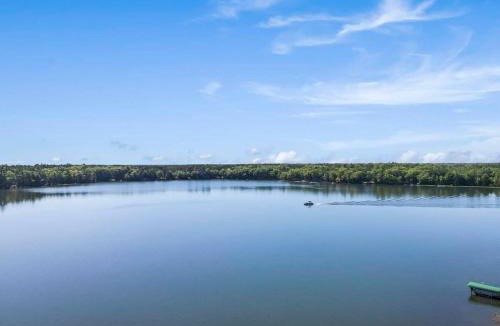 St Germain House | Bayview Resort Waters Edge Cabin 2