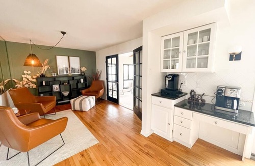 Villas House | Bayview Sands - Modern, Pet Friendly, 6 BR/3BA on the Water!