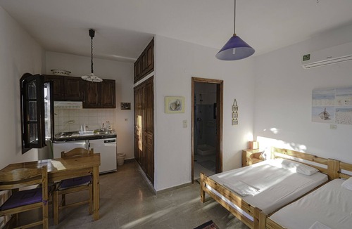 Almyros Apartment | BayView Studio #2 by the beach, East Crete