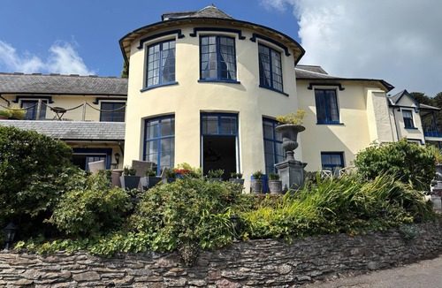 Lynton Cottage | Bayview Tower