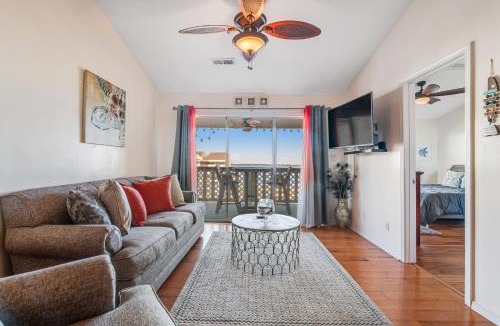 Pensacola Beach Apartment | Baywatch A10