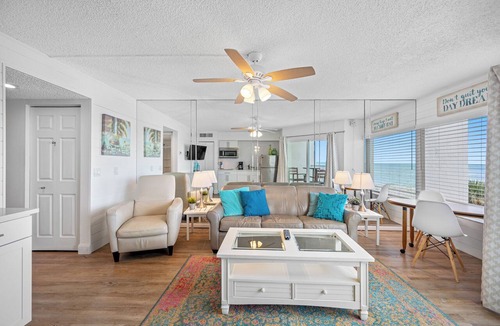 Belleair Beach Condo | 🍹BBC #212 - Step Into Gulf Coast Heaven! Heated Pool! Gulf Front!