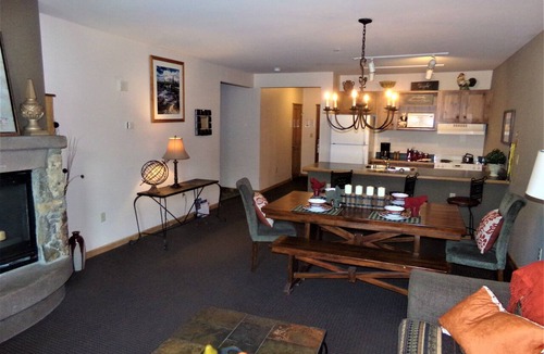 River Run Hotel | BBCS Black Bear Lodge Deluxe 2Bed 2Bath