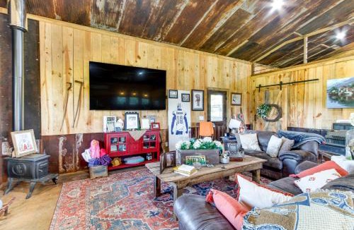 Enterprise House | BBQ Ready: Farm-Style Kinston Hideaway w/Pool