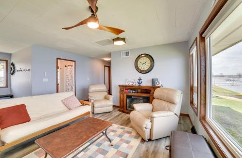Watertown House | BBQ Ready: Lakefront Retreat in Watertown