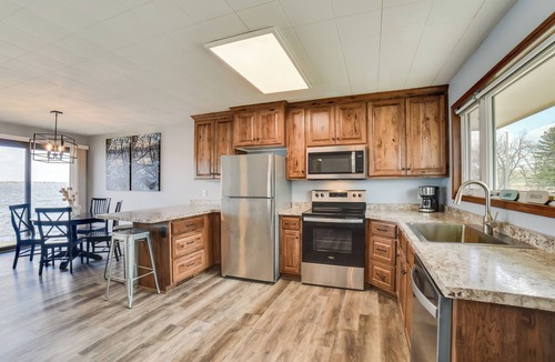 Watertown House | BBQ Ready: Lakefront Retreat in Watertown