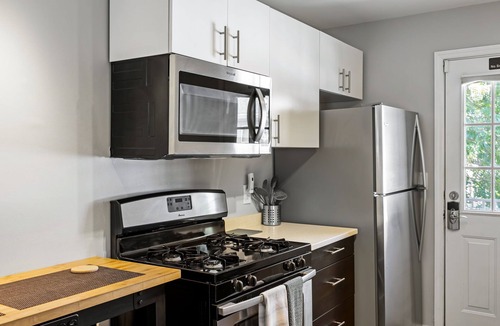 Brookwood Apartment | (BC2bF) Quick + Easy Virtual Check In w/Free Parking