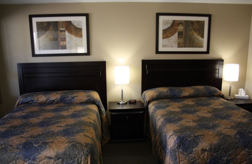 Peace River Hotel | BCMInns Peace River