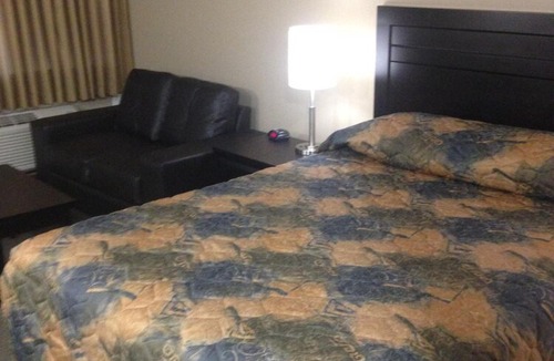 Peace River Hotel | BCMInns Peace River