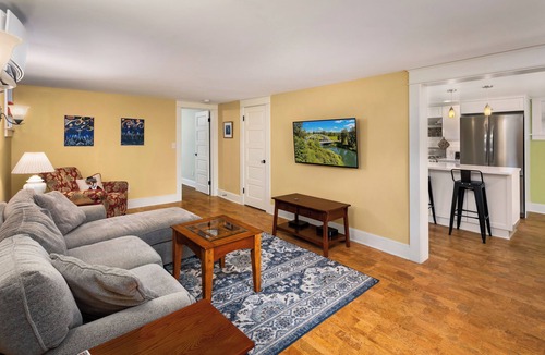 Whittier Heights House | Be a Seattlite in a Ballard neighborhood of single family homes.