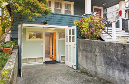 Whittier Heights House | Be a Seattlite in a Ballard neighborhood of single family homes.
