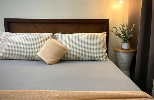 San Dionisio Apartment | Bea’s Transient (Condo Studio Room for 2!)
