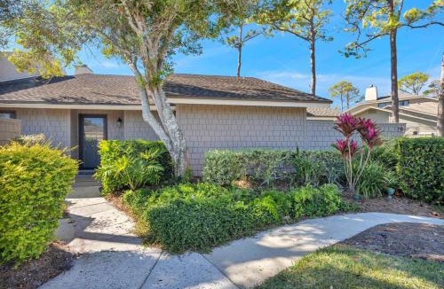 Sawgrass House | Beach-2-Green - 3BR condo w golf views & pool
