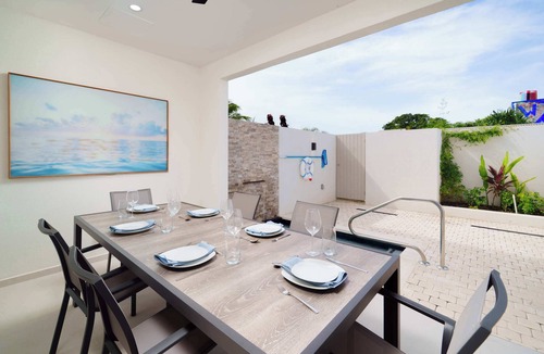 Lower Carlton Beach Condo | Beach 5min, Elegant 3BR Pool Villa! Near Holetown
