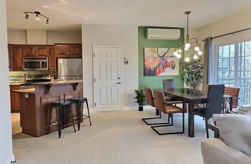 Saint-Faustin-Lac-Carre Condo | Beach and pool Mont-Blanc