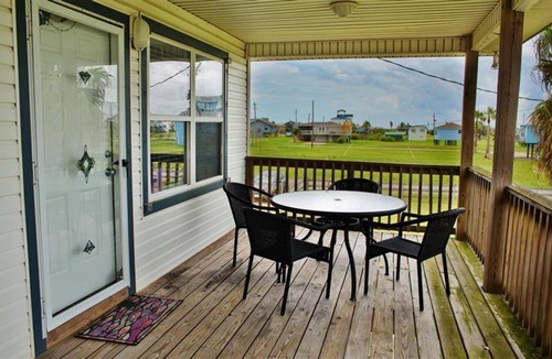 Galveston House | Beach Access! Group-Friendly Galveston Retreat