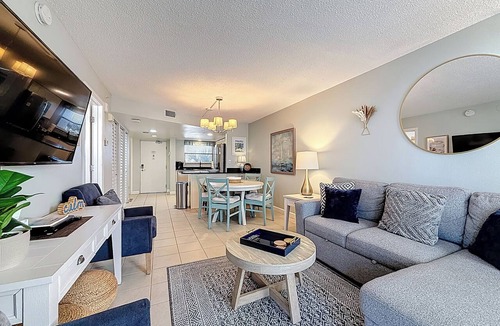Belle Vista Condo | Beach Access | Gulf Views | Prime Location