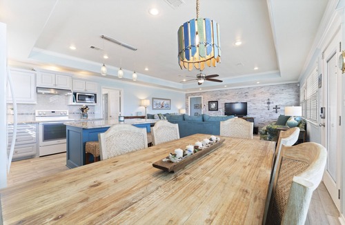 Port Bolivar House | Beach Access, Lux, 6-Person Hot Tub, Pets, Screened Patio, Decks & Games