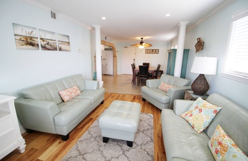 Palmetto Dunes Condo | Beach Access Villa with Indoor & Outdoor Pools - Private Balcony - Updated