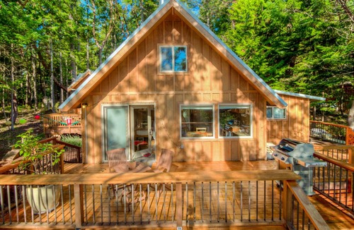 Roche Harbor Cabin | Beach and Dock Access! (NBWR)