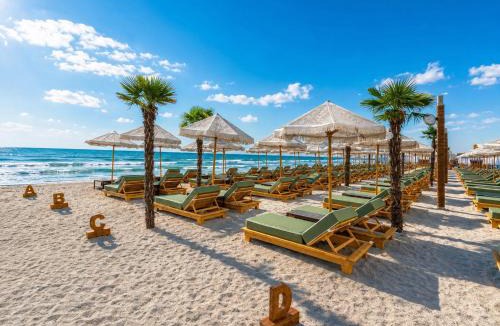 Mamaia-Sat Apartment | Beach Aparthotel sea view & pool in Resort