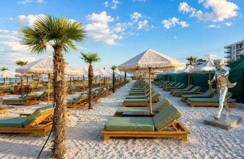 Mamaia-Sat Apartment | Beach Aparthotel sea view & pool in Resort