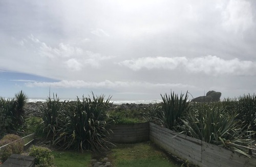 Ngakawau House | Beach at the back door!