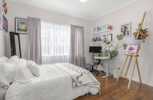 Petone House | Beach, bars, cafes, shops, and cinema on your doorstep!