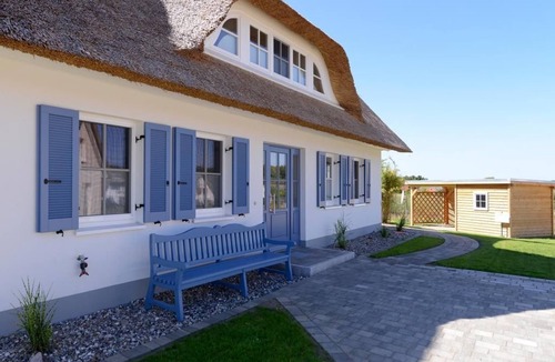 Gross Schwansee Cottage | Beach bench, Germany