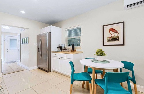 East Naples House | Beach Bliss: Heated Pool, 2.7Miles to Beach, Free Parking 🌊🌴 #RelaxationAwaits
