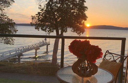 Yellow Point Condo | Beach Bliss oceanfront king studio! Balcony, stunning view, pool, dock & hot tub