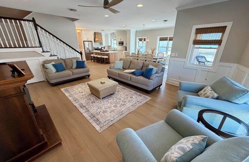 Wildwood Crest House | Beach Block End Unit with Ocean Views From All Rooms!
