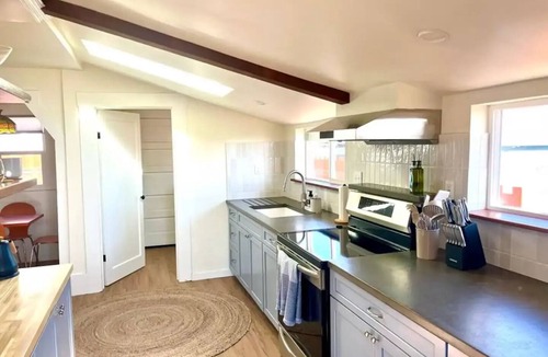 Eureka House | Beach Break Bungalow w/Bay & Ocean Views